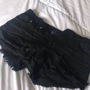 Forever 21 Black frayed shorts!